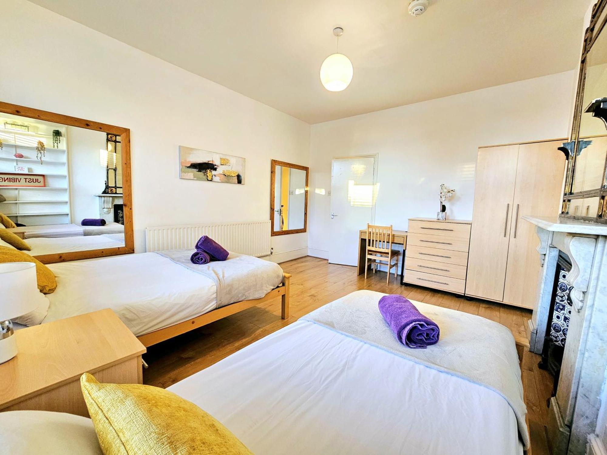 King's Cross & Angel Area, 4 Bedrooms With 7 Beds & Private Rooftop - Walk To St Pancras International Appartement Londres